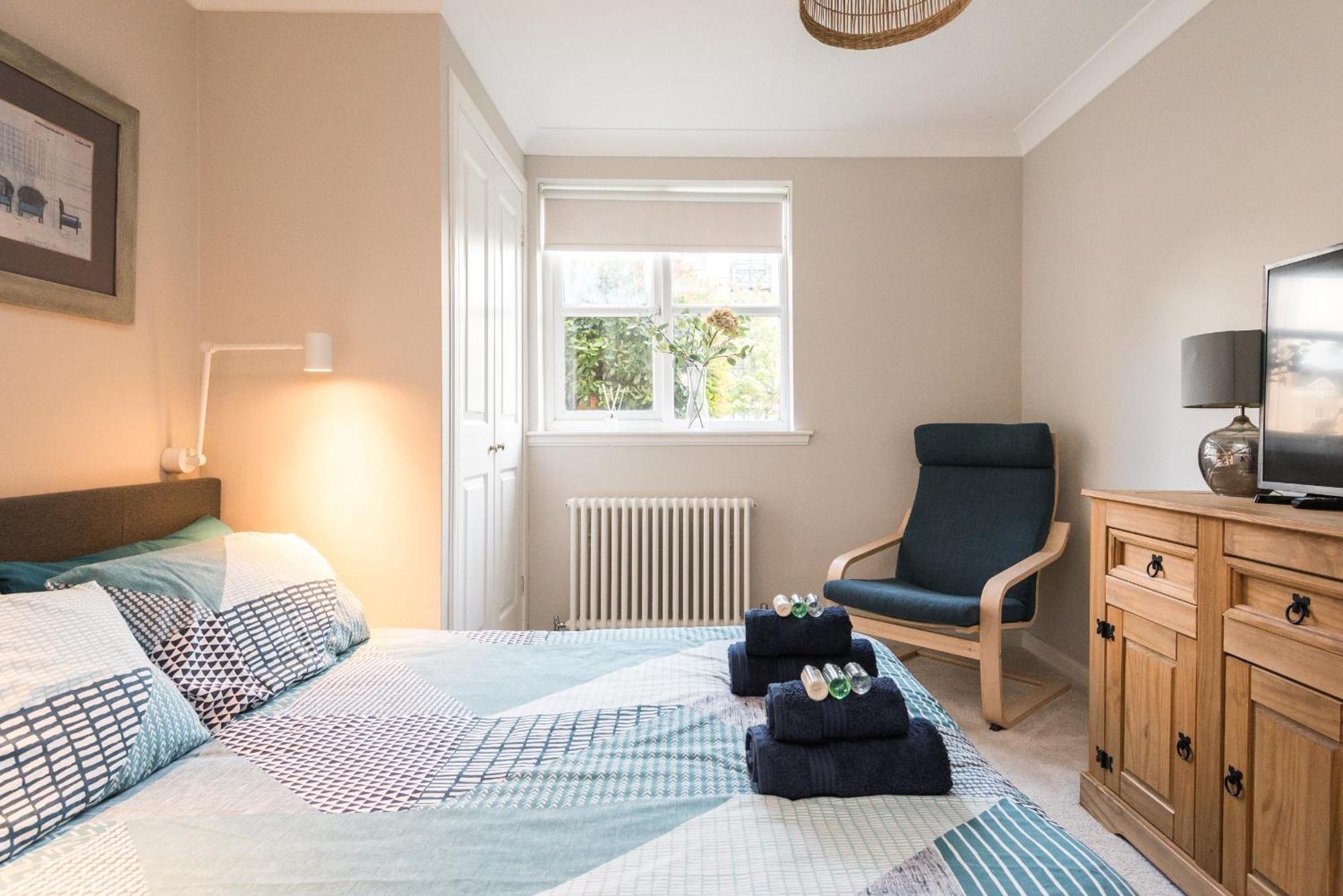 Cosy Roseburn Apartment, Edinburgh - 2 Bedrooms, Free Parking Exterior photo